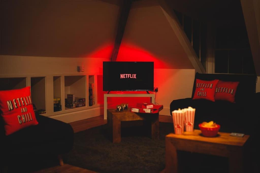 Games And Movies Lounge 7 Bed City Centre Apartment 뉴캐슬어폰타인 외부 사진