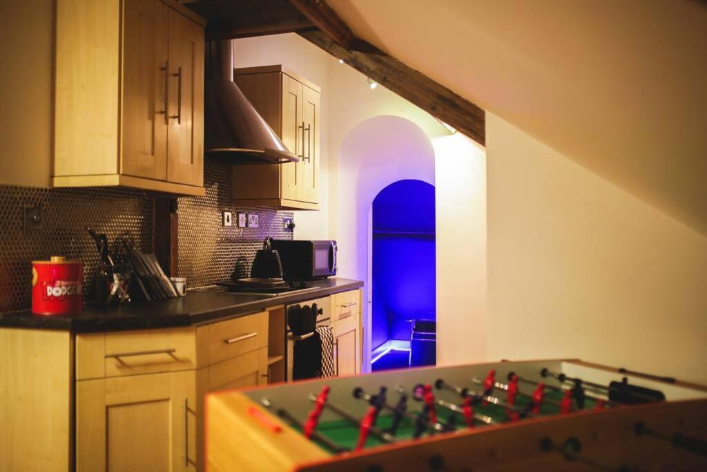 Games And Movies Lounge 7 Bed City Centre Apartment 뉴캐슬어폰타인 외부 사진