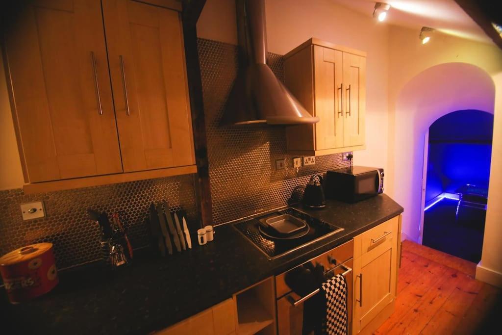 Games And Movies Lounge 7 Bed City Centre Apartment 뉴캐슬어폰타인 외부 사진