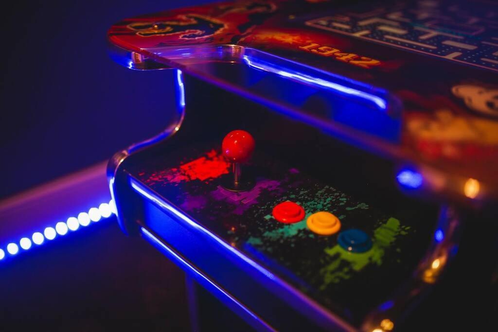 Games And Movies Lounge 7 Bed City Centre Apartment 뉴캐슬어폰타인 외부 사진